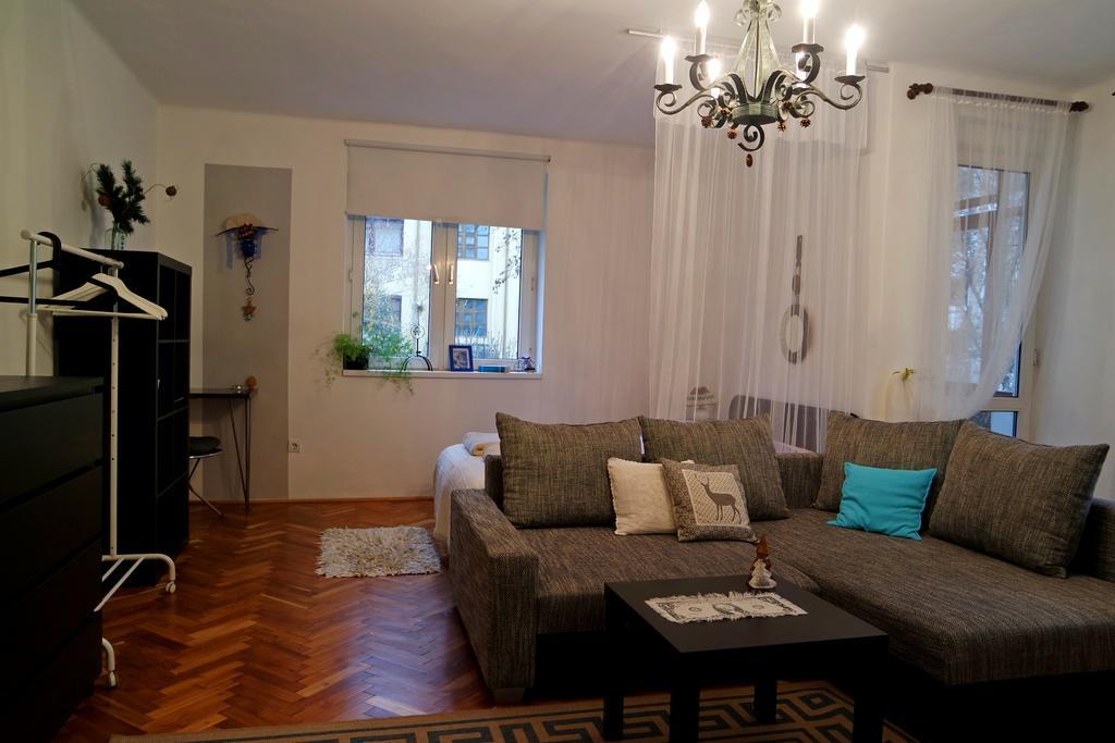 Belvarosi Studio Apartman Győr Exterior foto