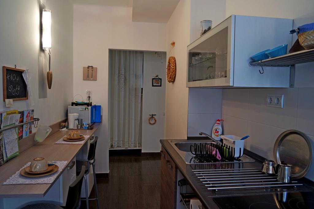 Belvarosi Studio Apartman Győr Exterior foto