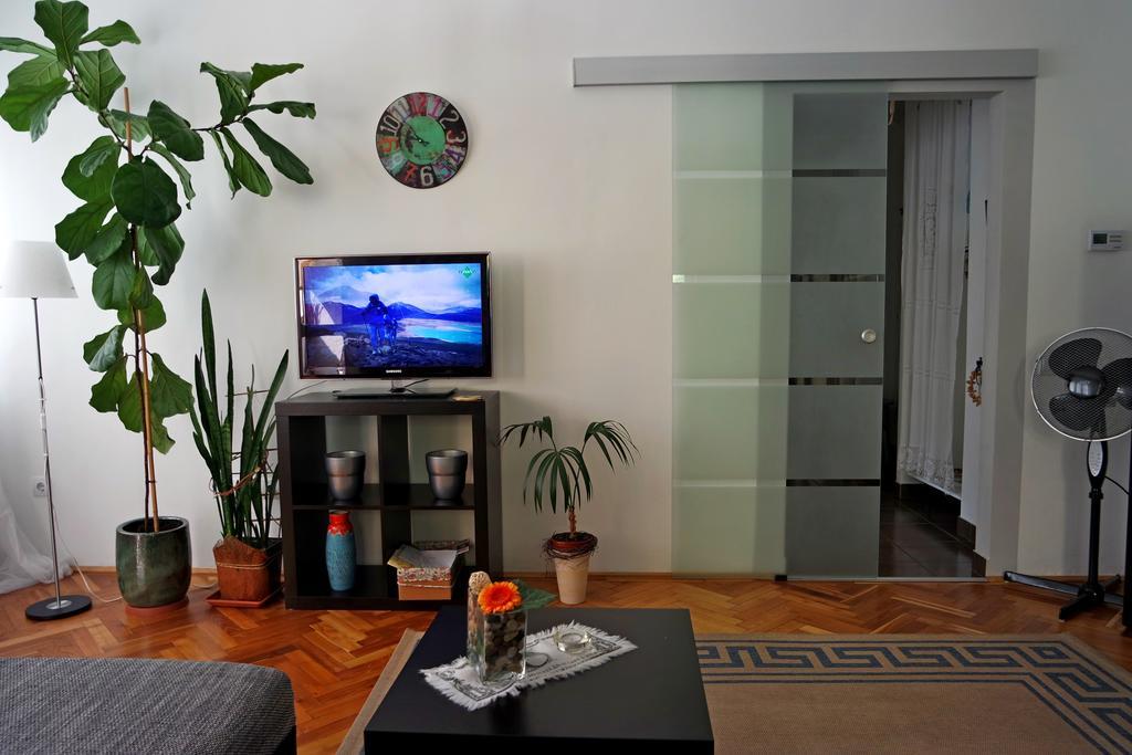 Belvarosi Studio Apartman Győr Exterior foto